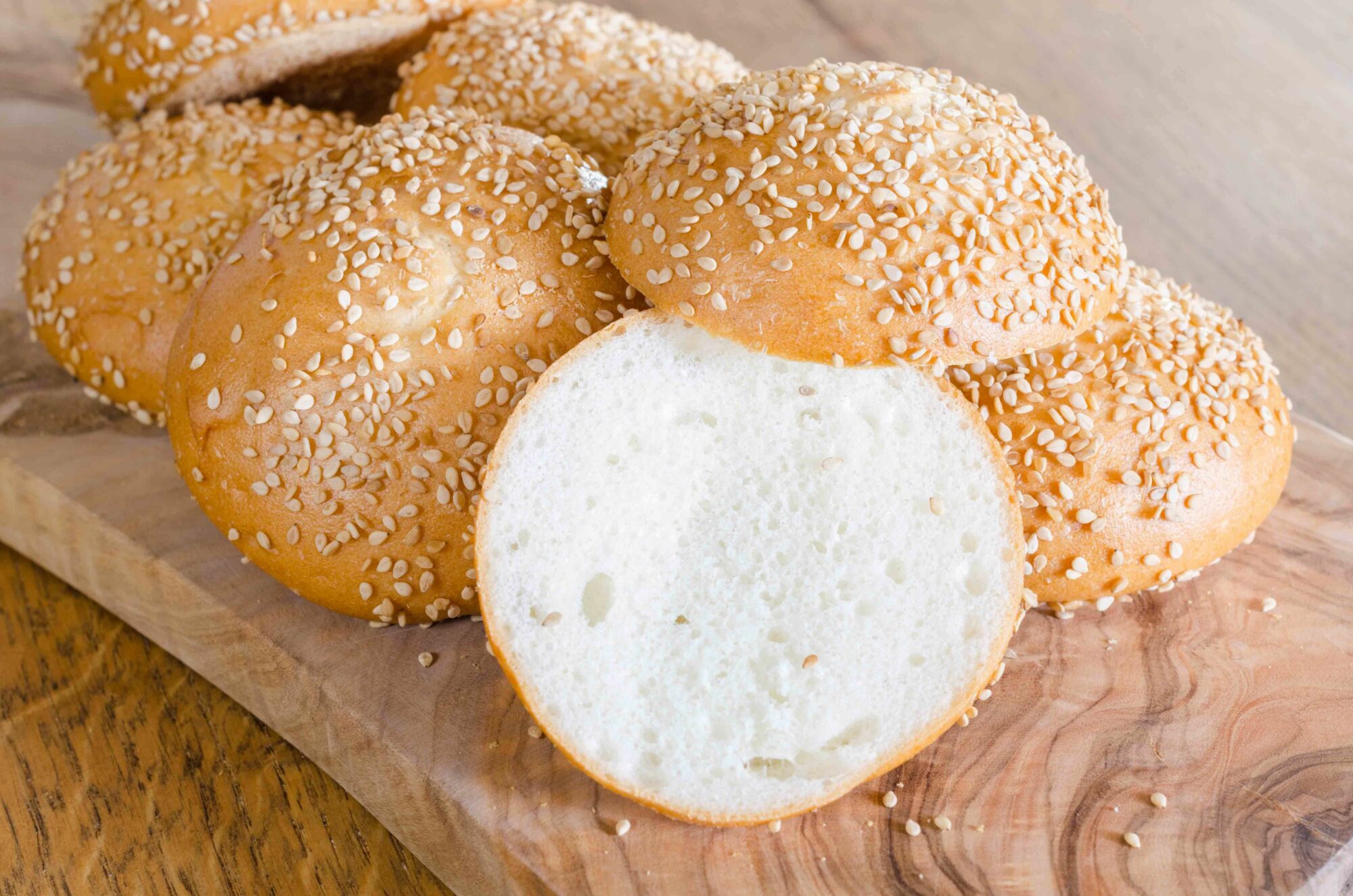 kleine broodjes sesamzaad 3 glutenvrij lactosevrij melkvrij sesambroodje